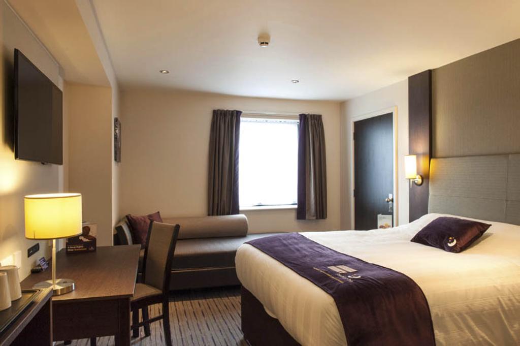 Premier Inn Falkirk - Larbert Екстер'єр фото