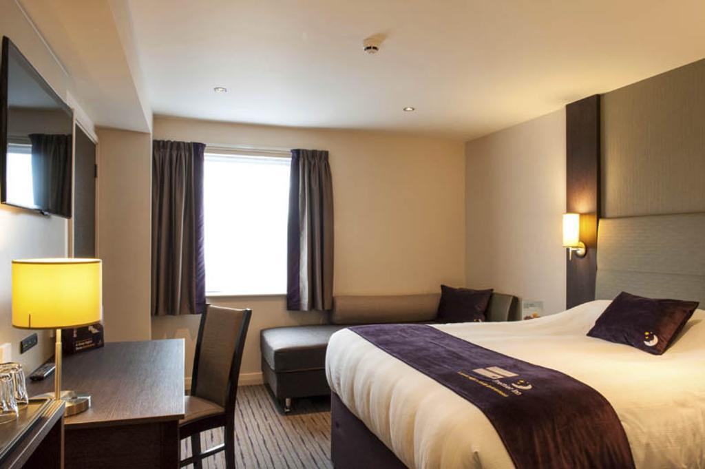 Premier Inn Falkirk - Larbert Екстер'єр фото