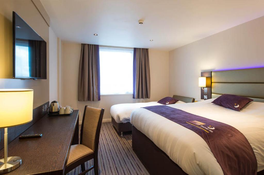Premier Inn Falkirk - Larbert Екстер'єр фото