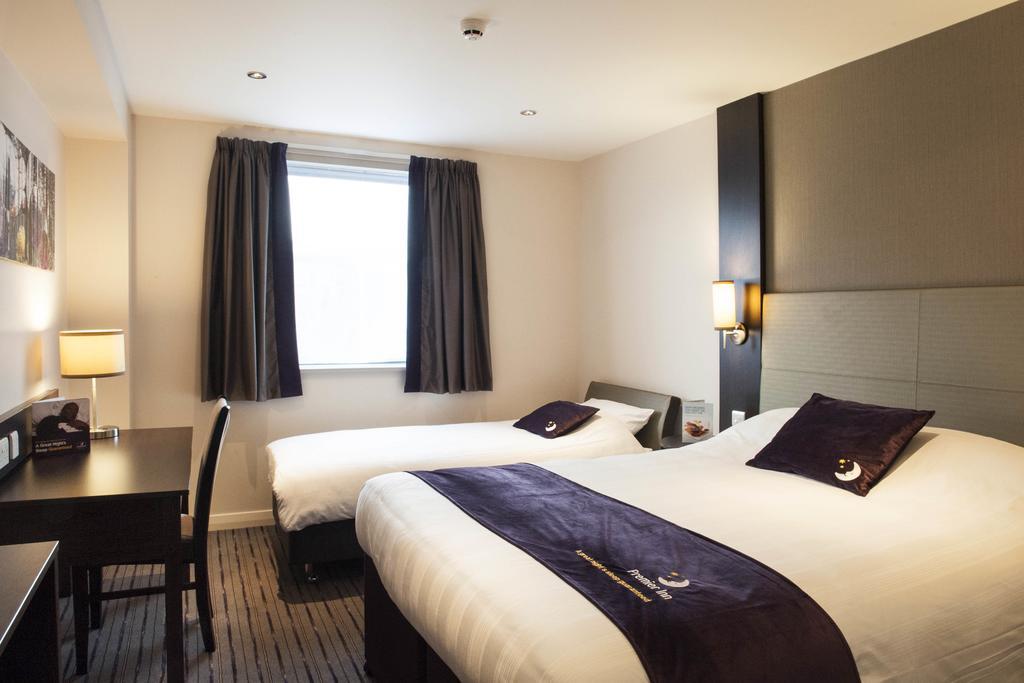 Premier Inn Falkirk - Larbert Екстер'єр фото