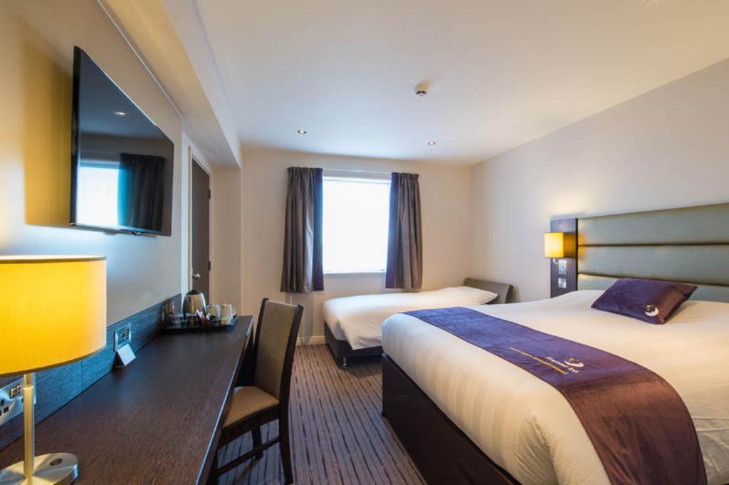Premier Inn Falkirk - Larbert Екстер'єр фото